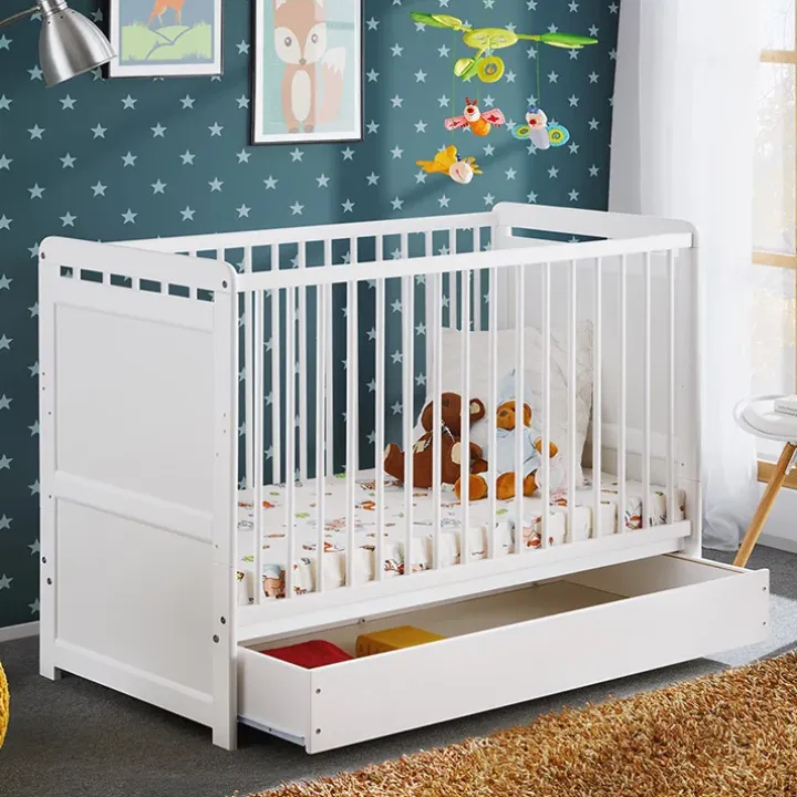 Lettino bambini 67x124cm con materasso, sponde e cassetto bianco Magic