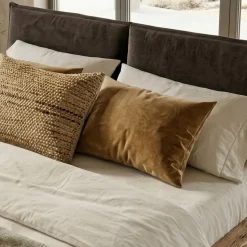 Letto matrimoniale 160x200cm testiera imbottita gambe in metallo legno massello rovere antracite Venalia