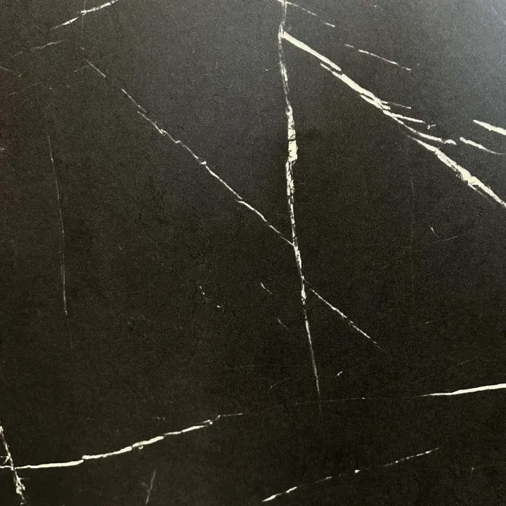 Parete attrezzata 270x158h cm con biocamino grigio nero effetto marmo Clio